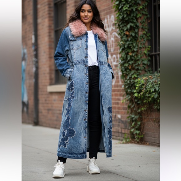 Dolls Kill KINGS ROAD DENIM MAXI COAT
DELIA*S - Picture 8 of 16